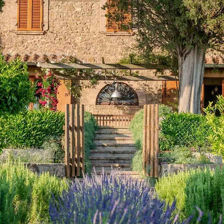Podere Le Mezzelune بيبونا