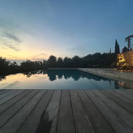 مزرعة للإقامة Podere Le Mezzelune *